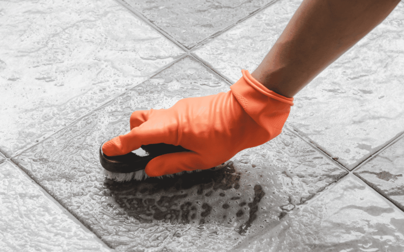 🏡🧽¿Cómo limpiar las juntas en suelos de gres y cerámicas? 👷🏼✨ 